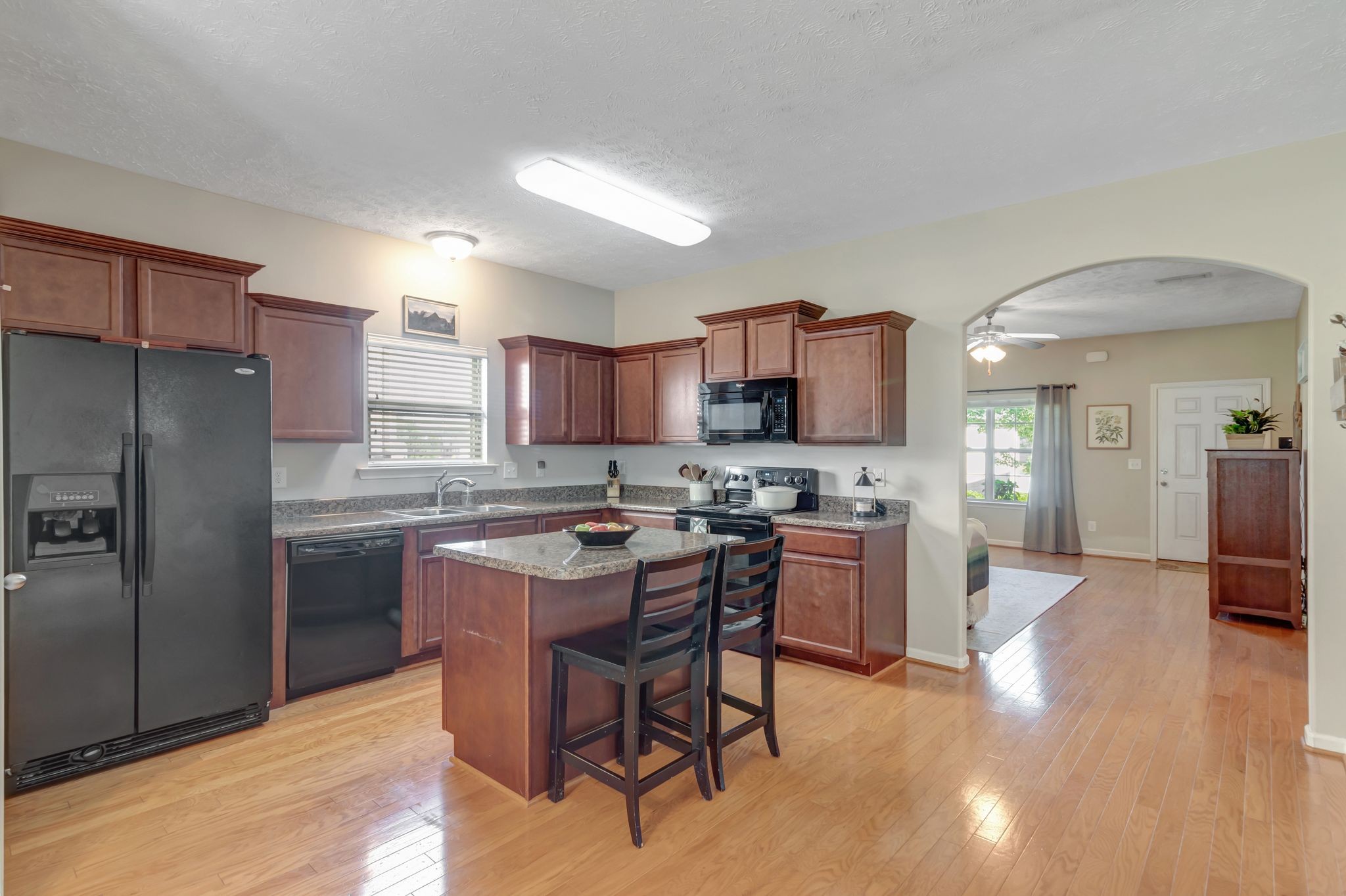 3012 Katonka Dr