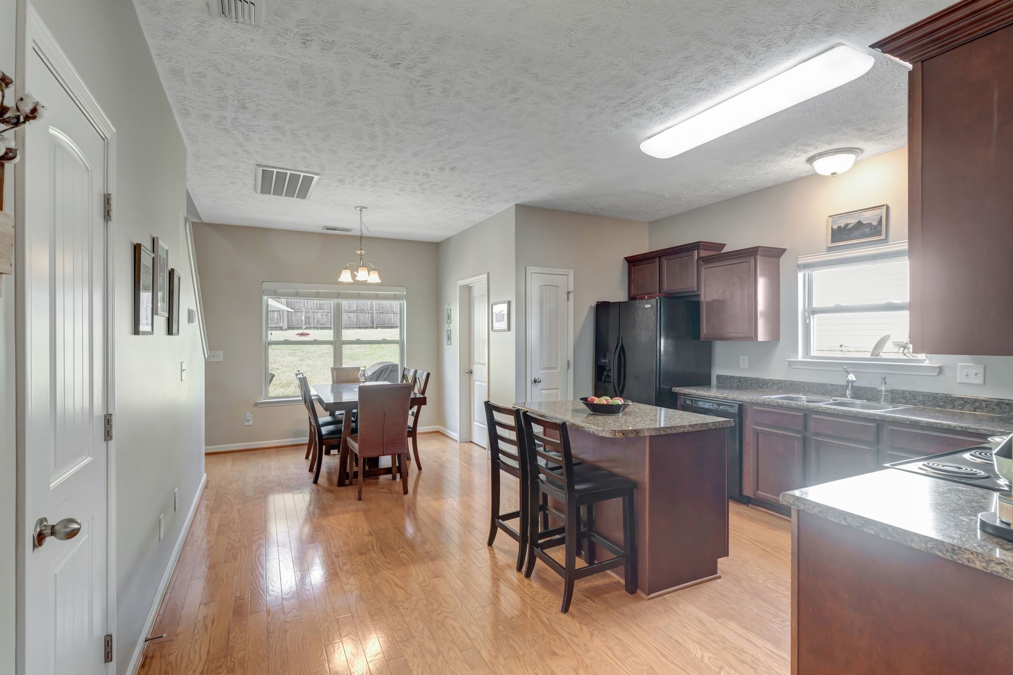 3012 Katonka Dr