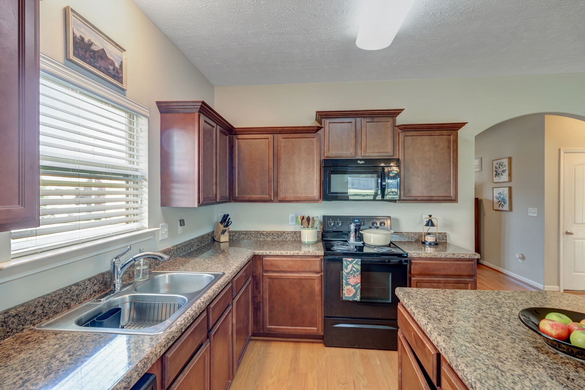 3012 Katonka Dr