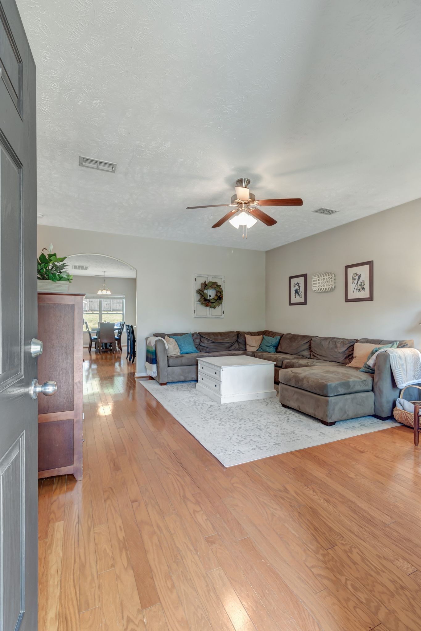 3012 Katonka Dr