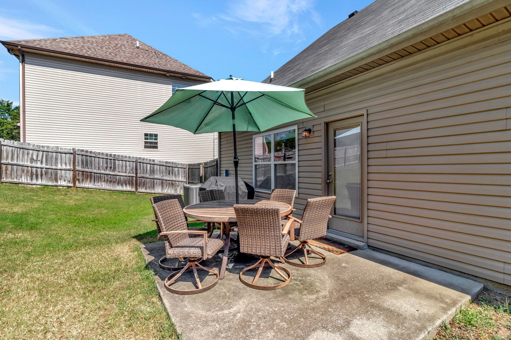 3012 Katonka Dr