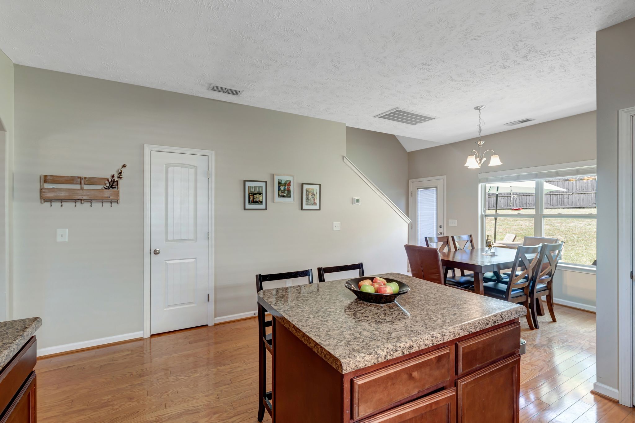 3012 Katonka Dr