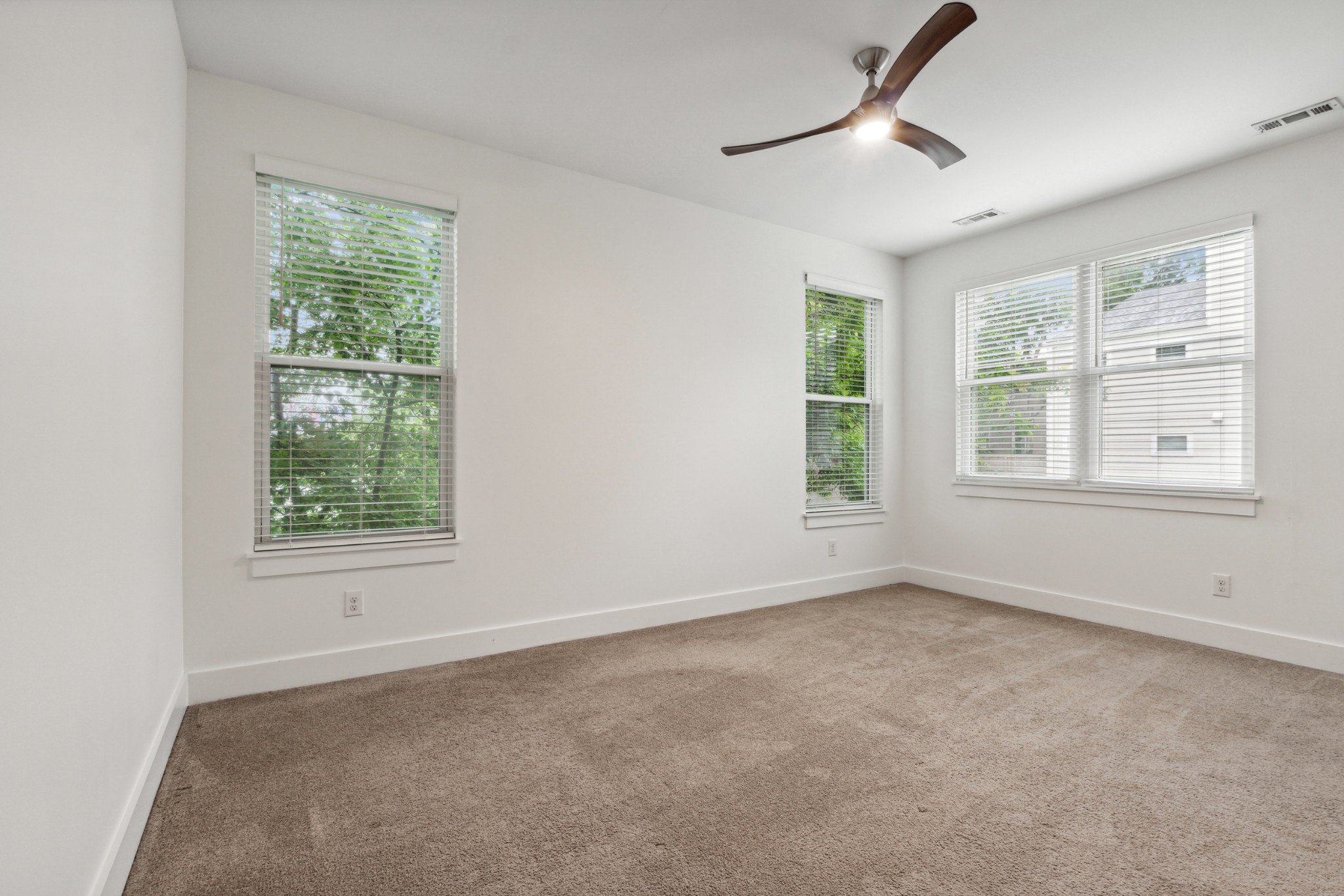 715 Tral St