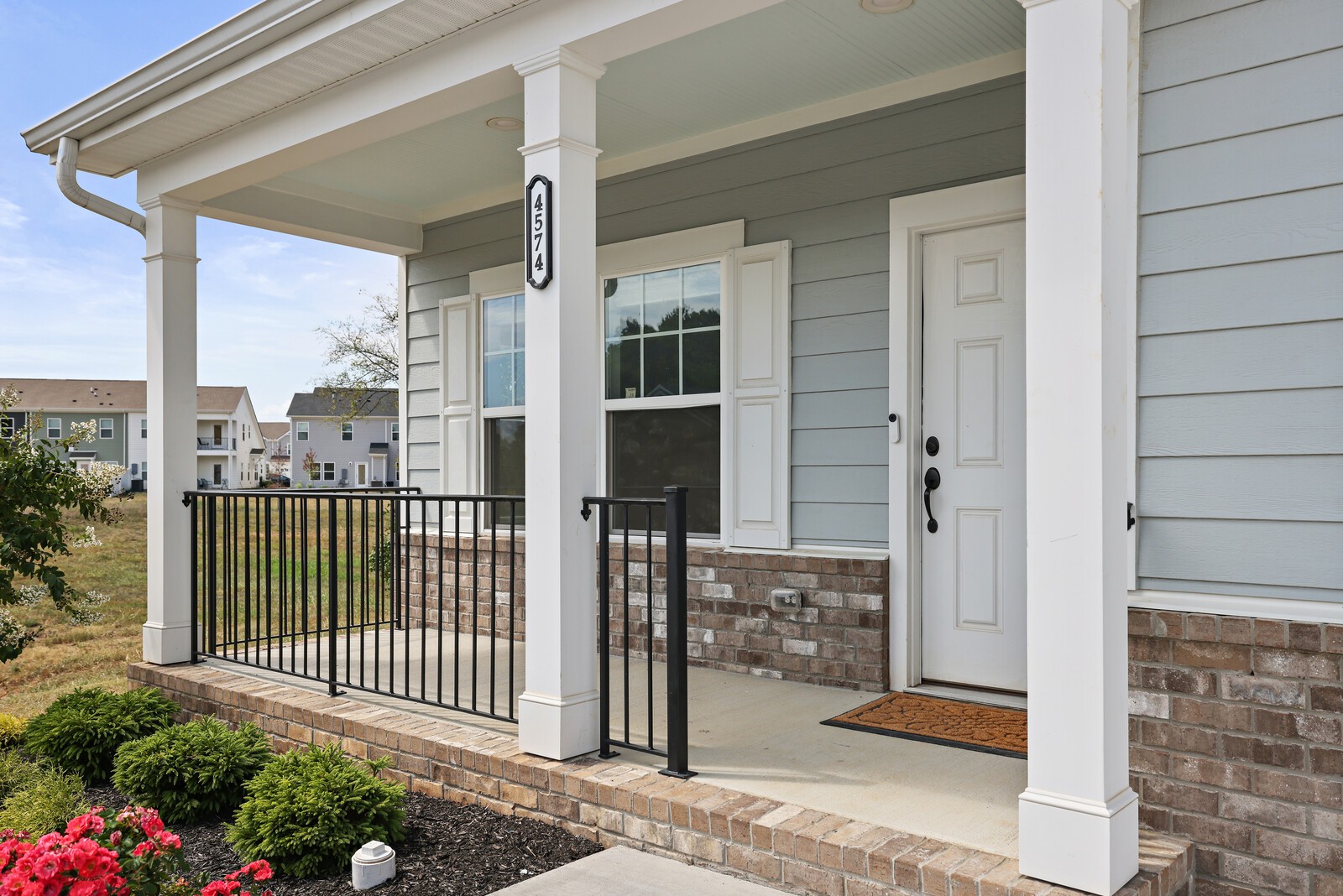 4574 Rockland Trl