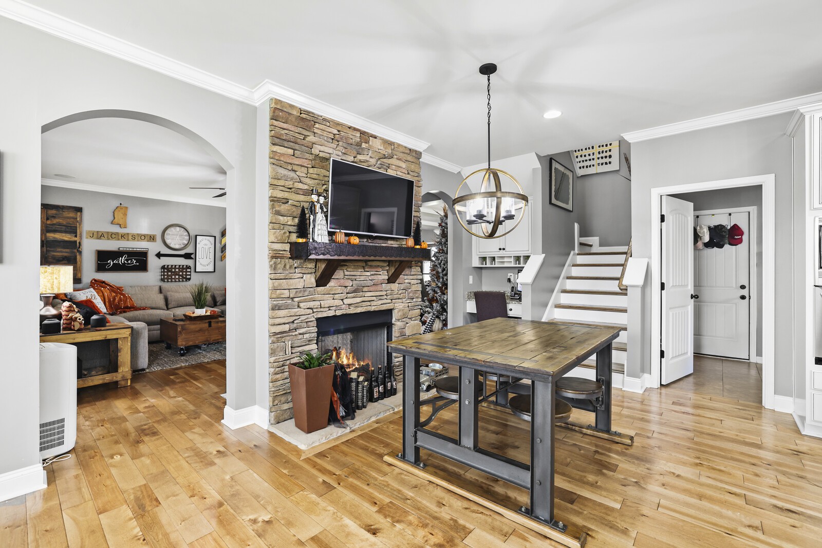 7005 Timber Cove Dr