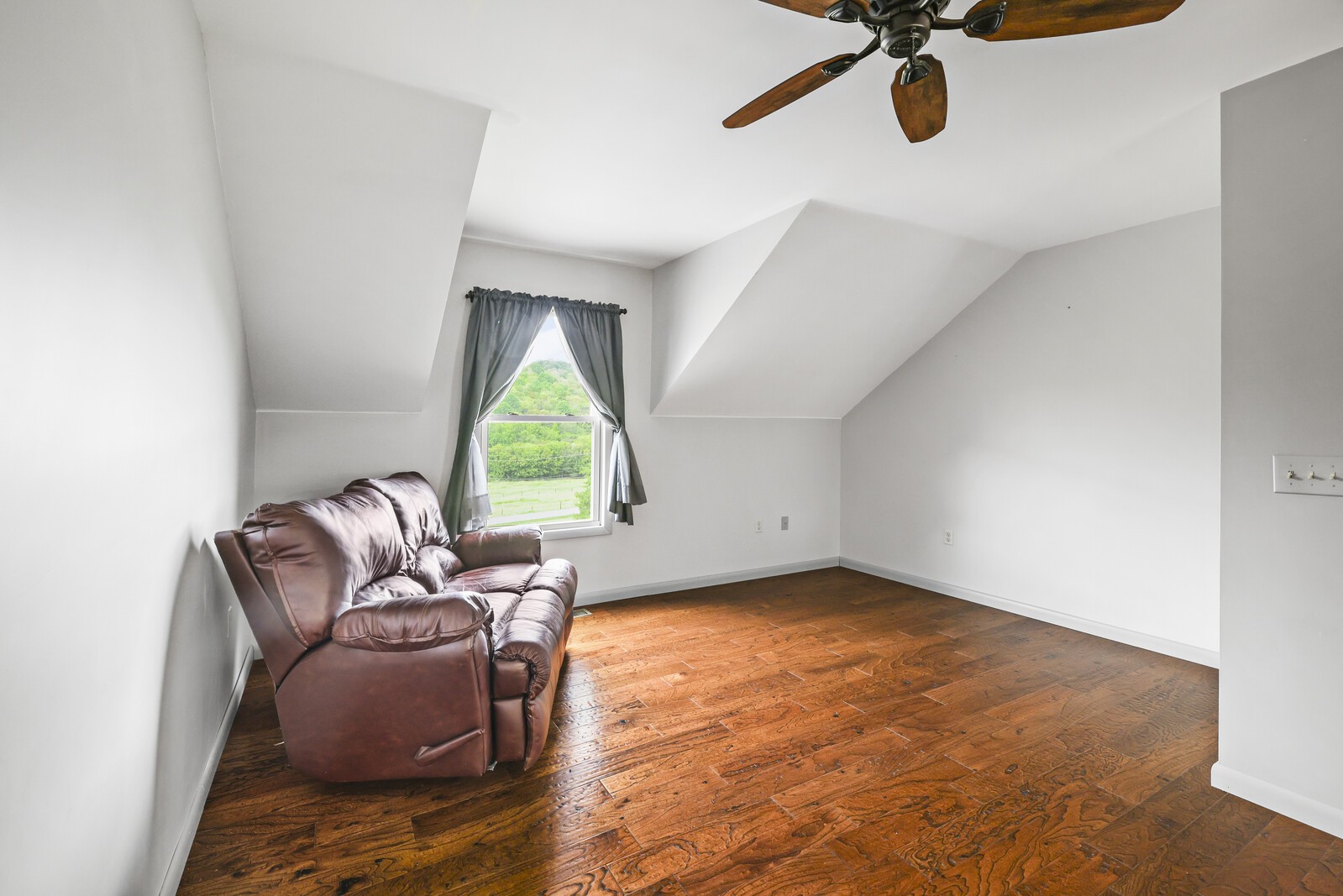 720 Salt Lick Creek Rd