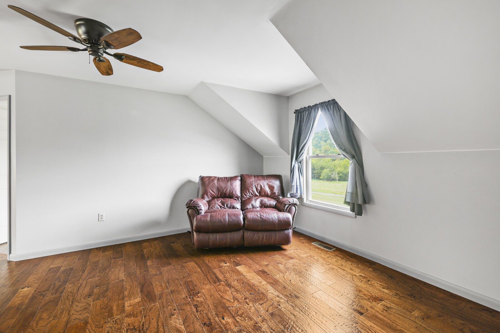 720 Salt Lick Creek Rd