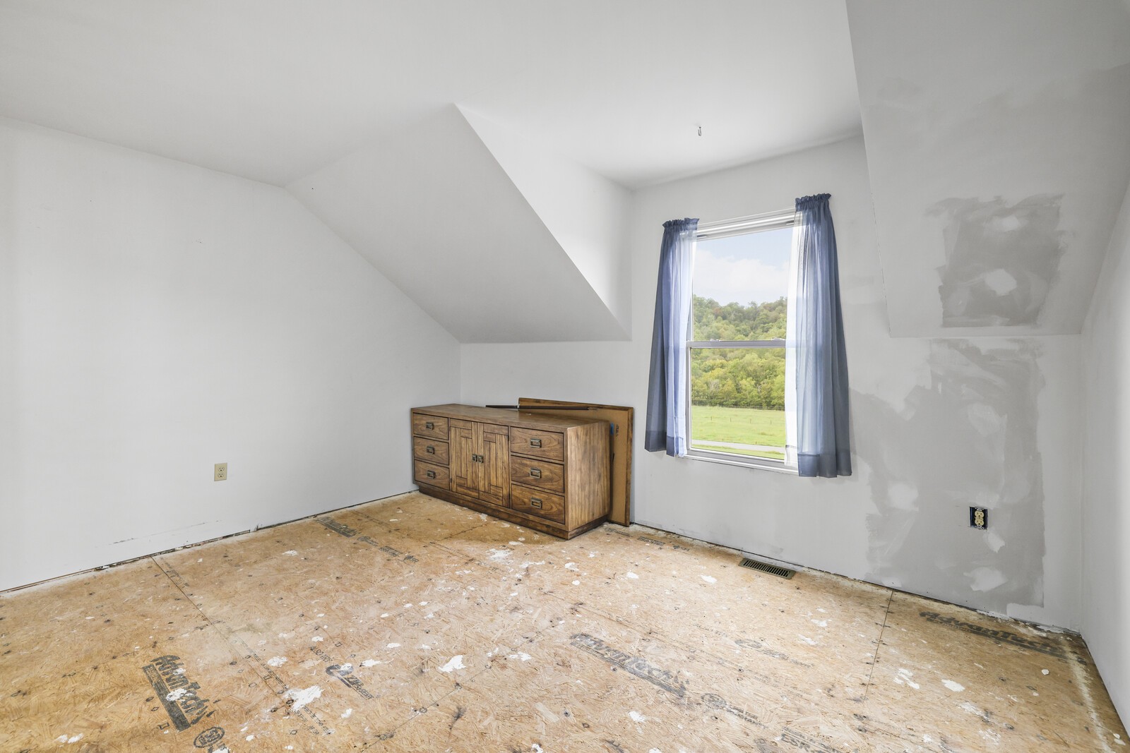 720 Salt Lick Creek Rd