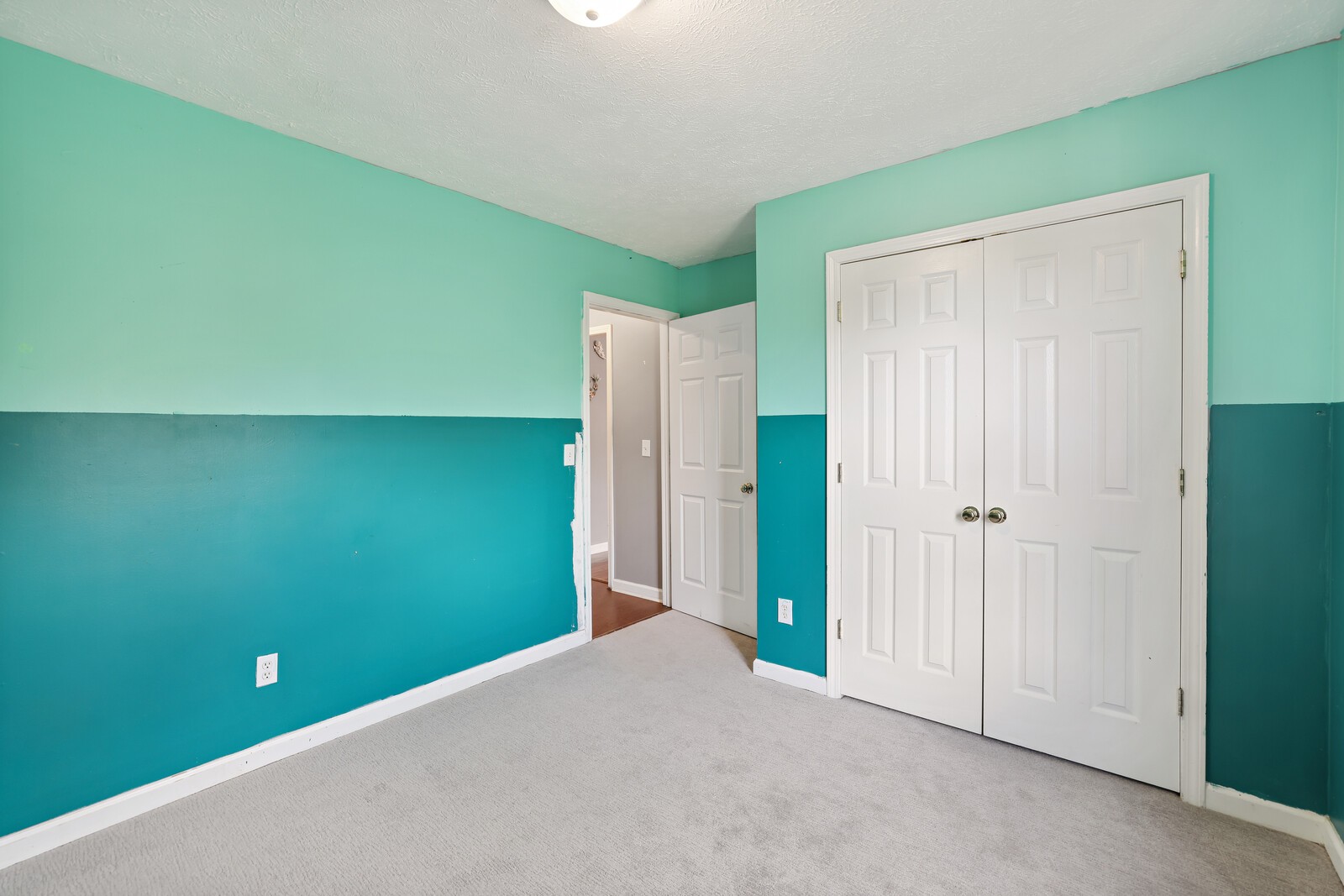 719 Veneta View Dr