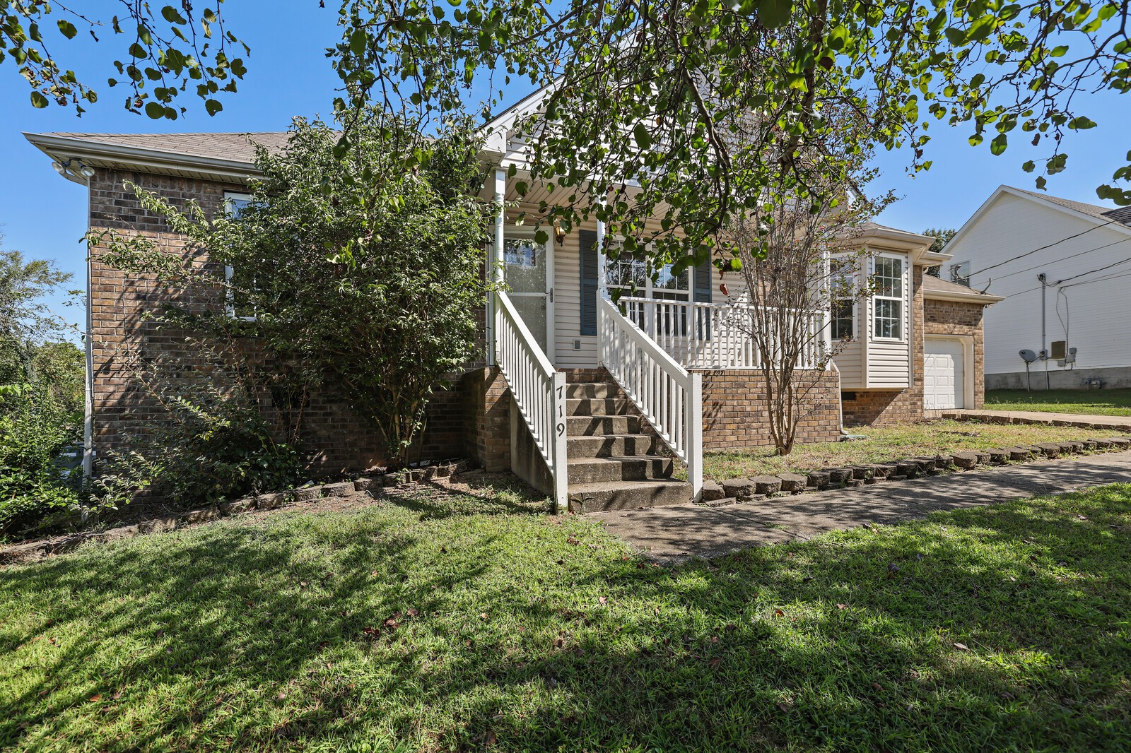 719 Veneta View Dr