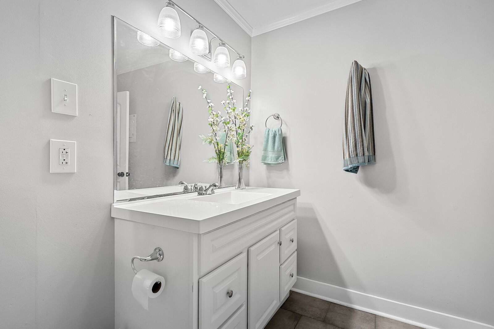 500 Paragon Mills Rd Unit: N6