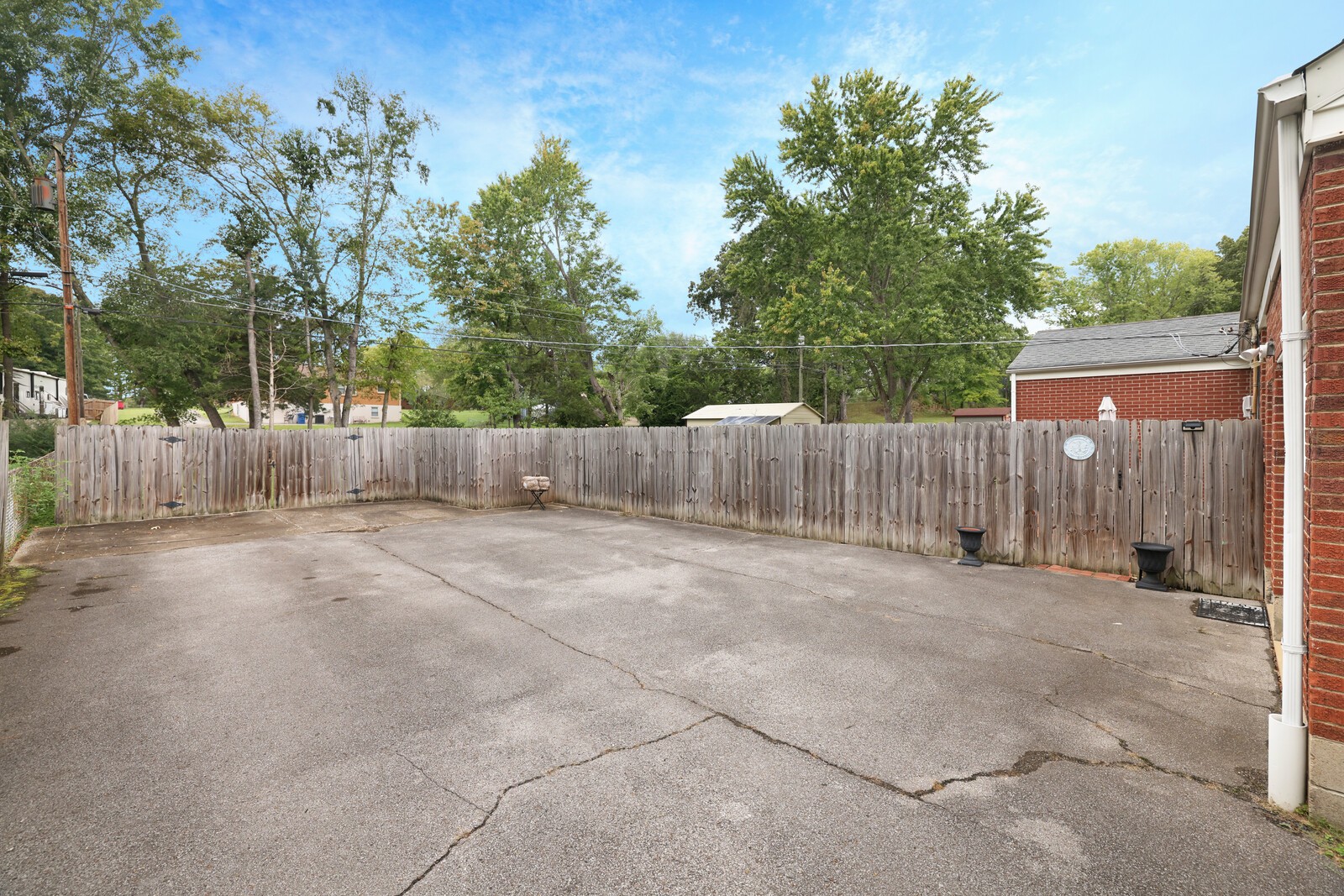 136 Allenwood Dr