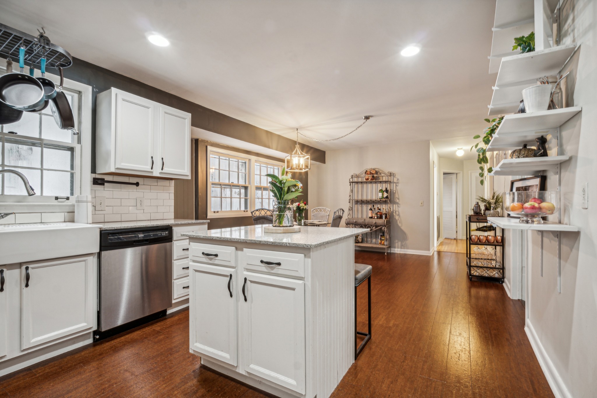 102 Keystone Ln