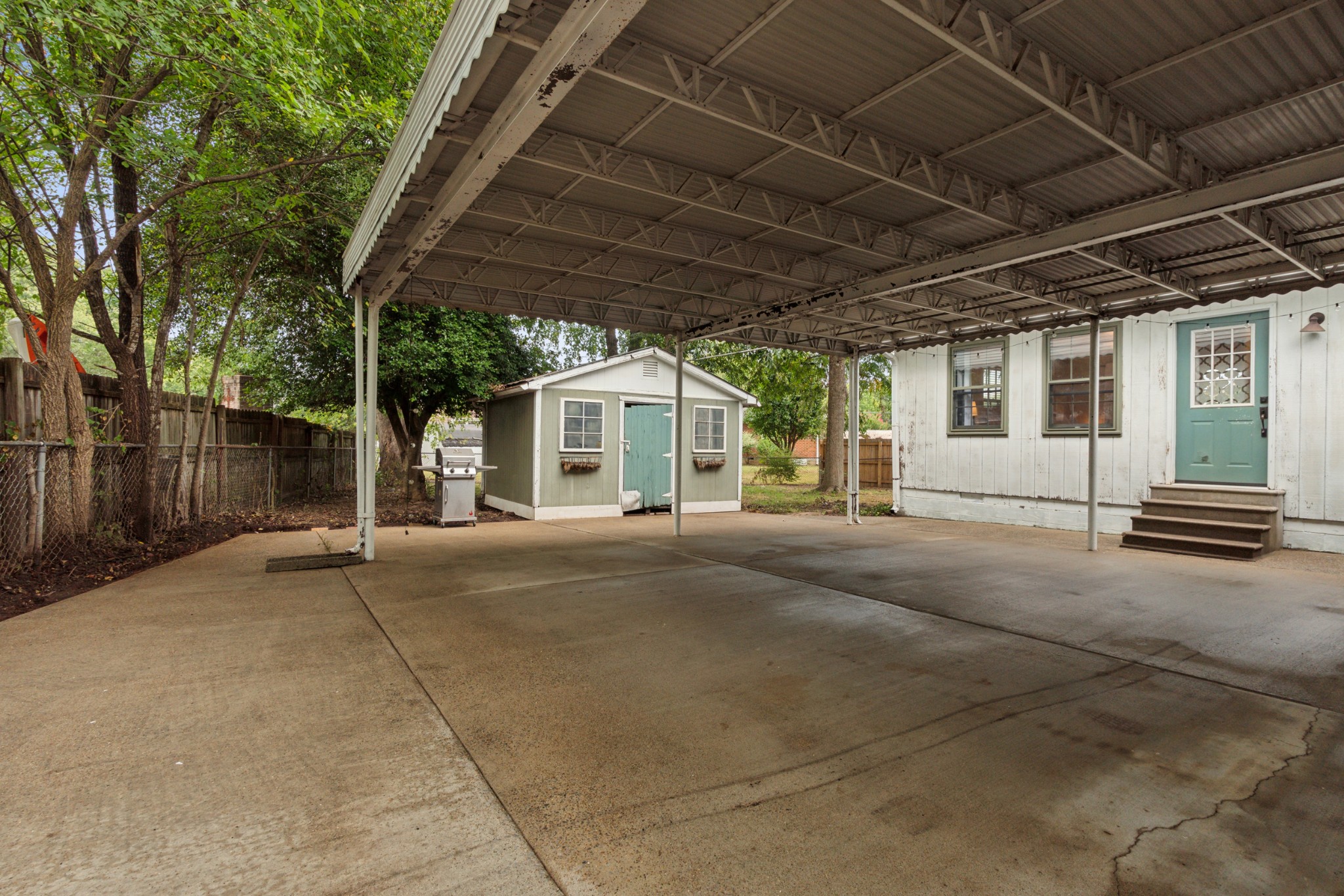 102 Keystone Ln