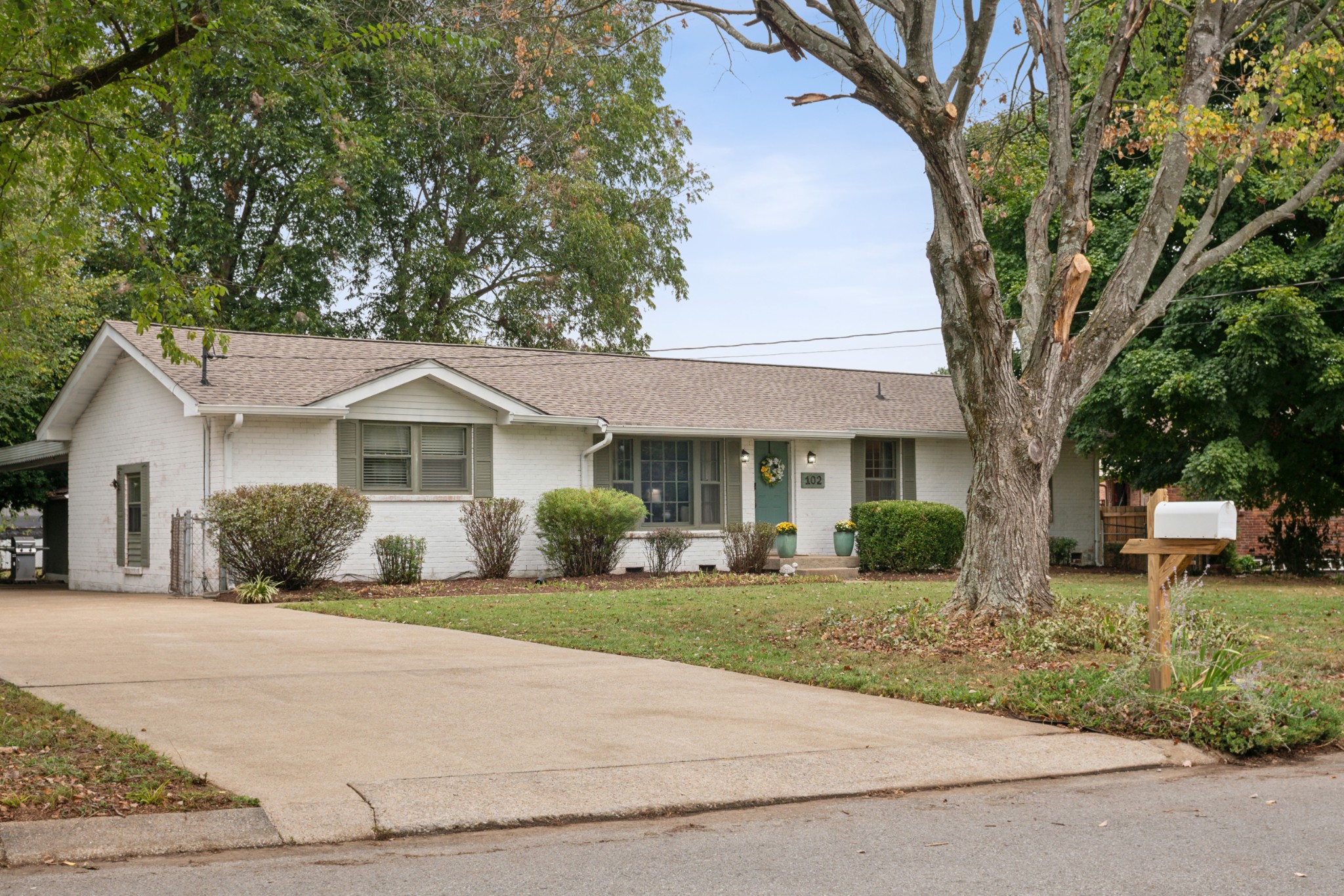 102 Keystone Ln