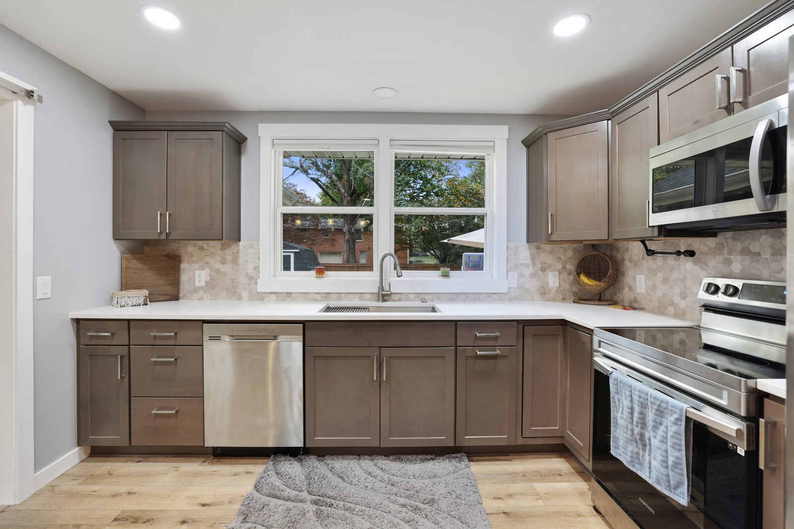 4267 Samoa Dr