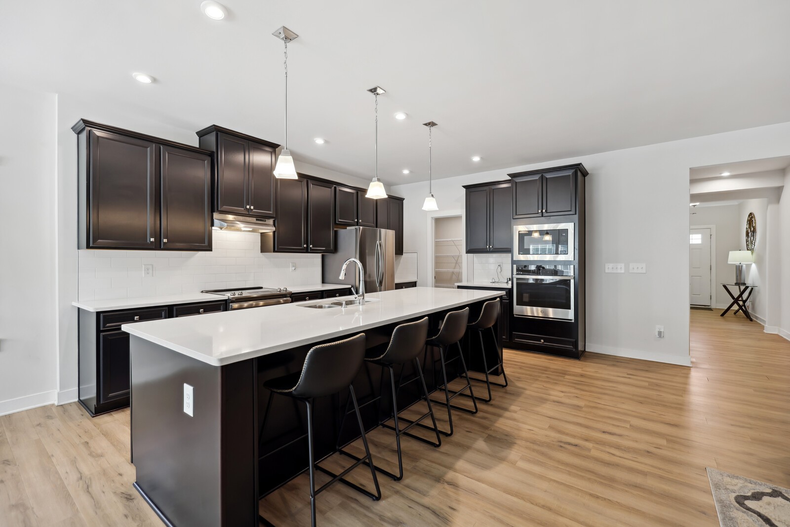 801 Twin Falls Dr