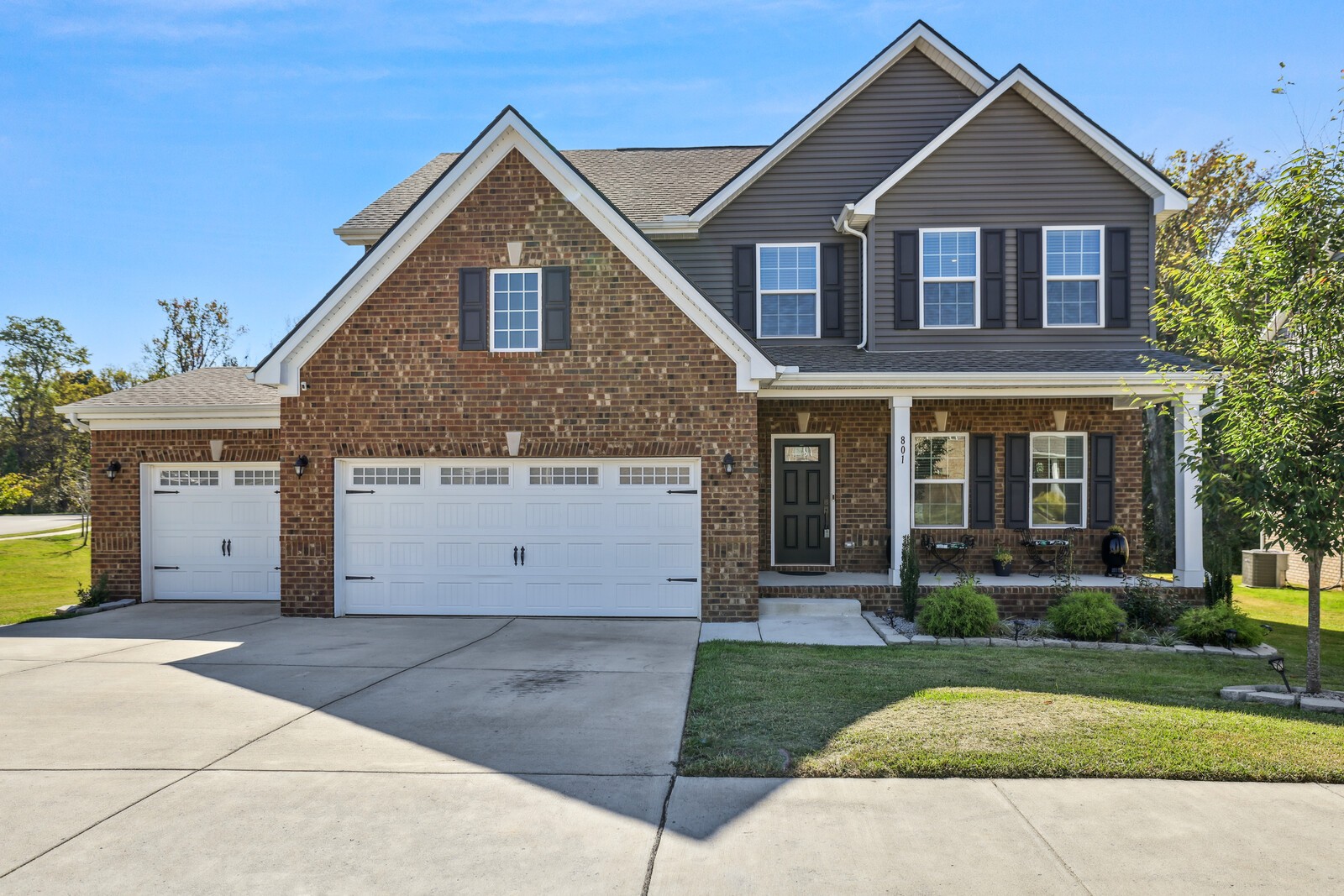 801 Twin Falls Dr