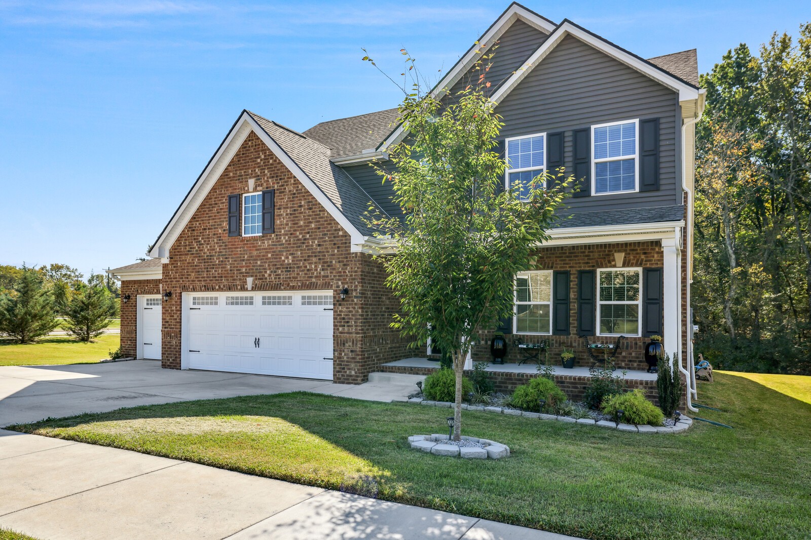 801 Twin Falls Dr