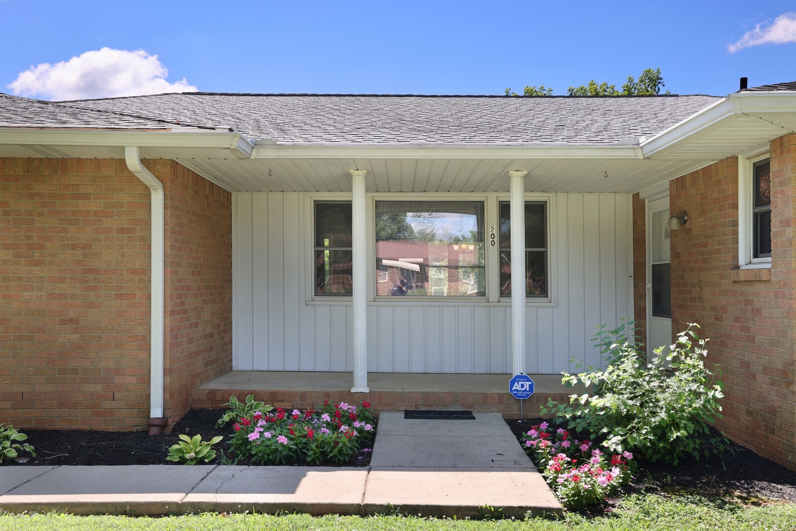 200 Lee Ln