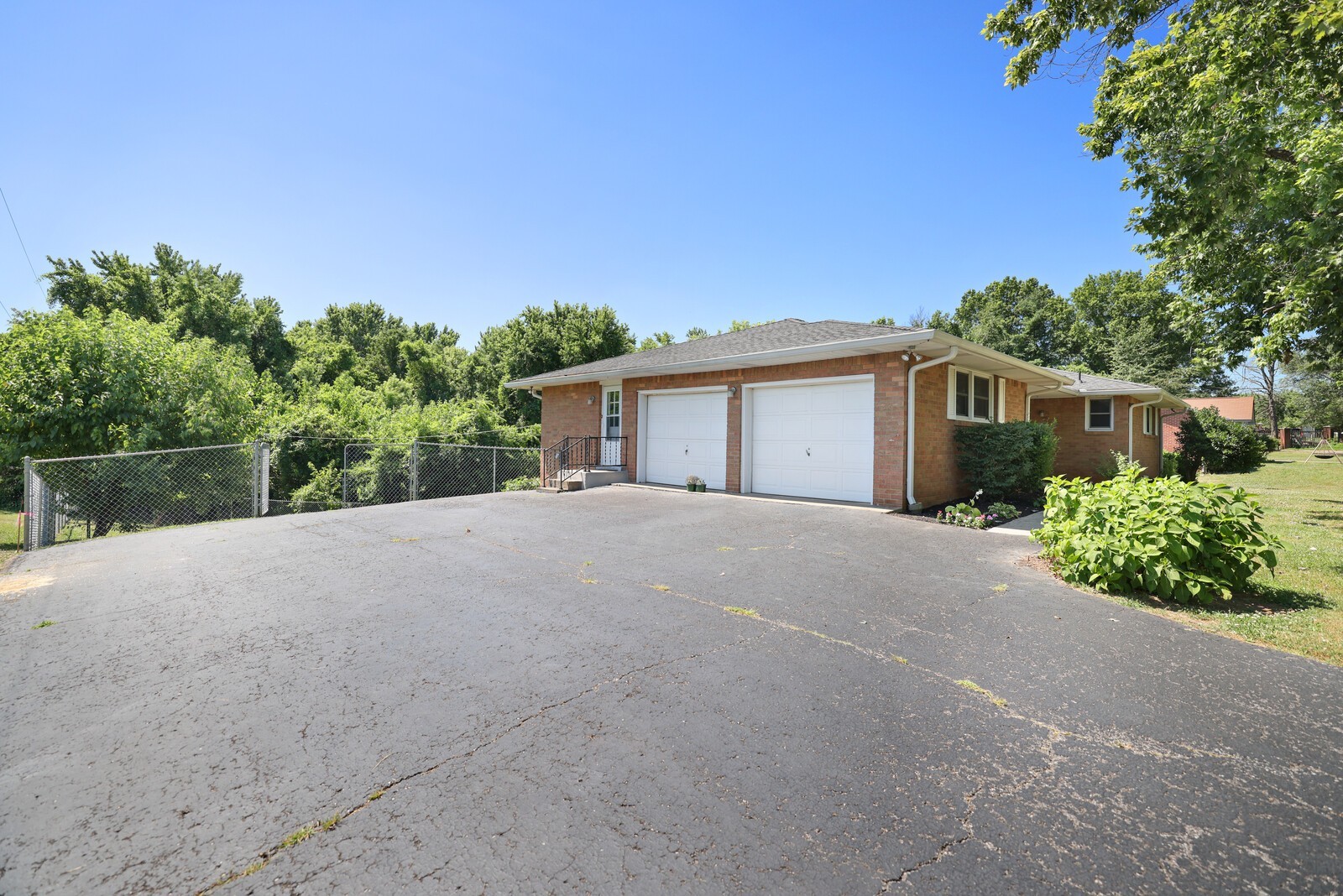 200 Lee Ln