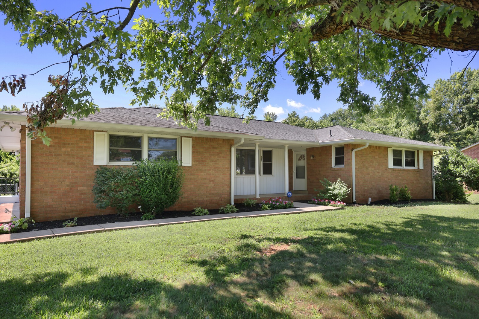 200 Lee Ln