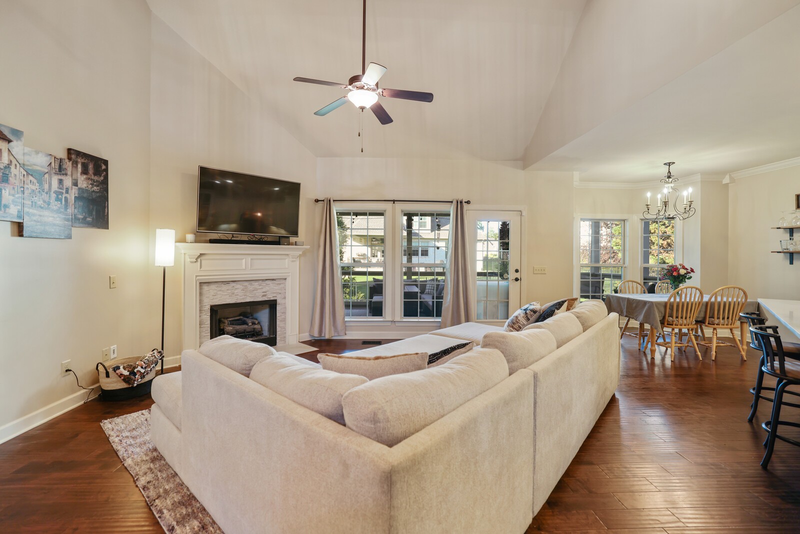 366 Raintree Dr