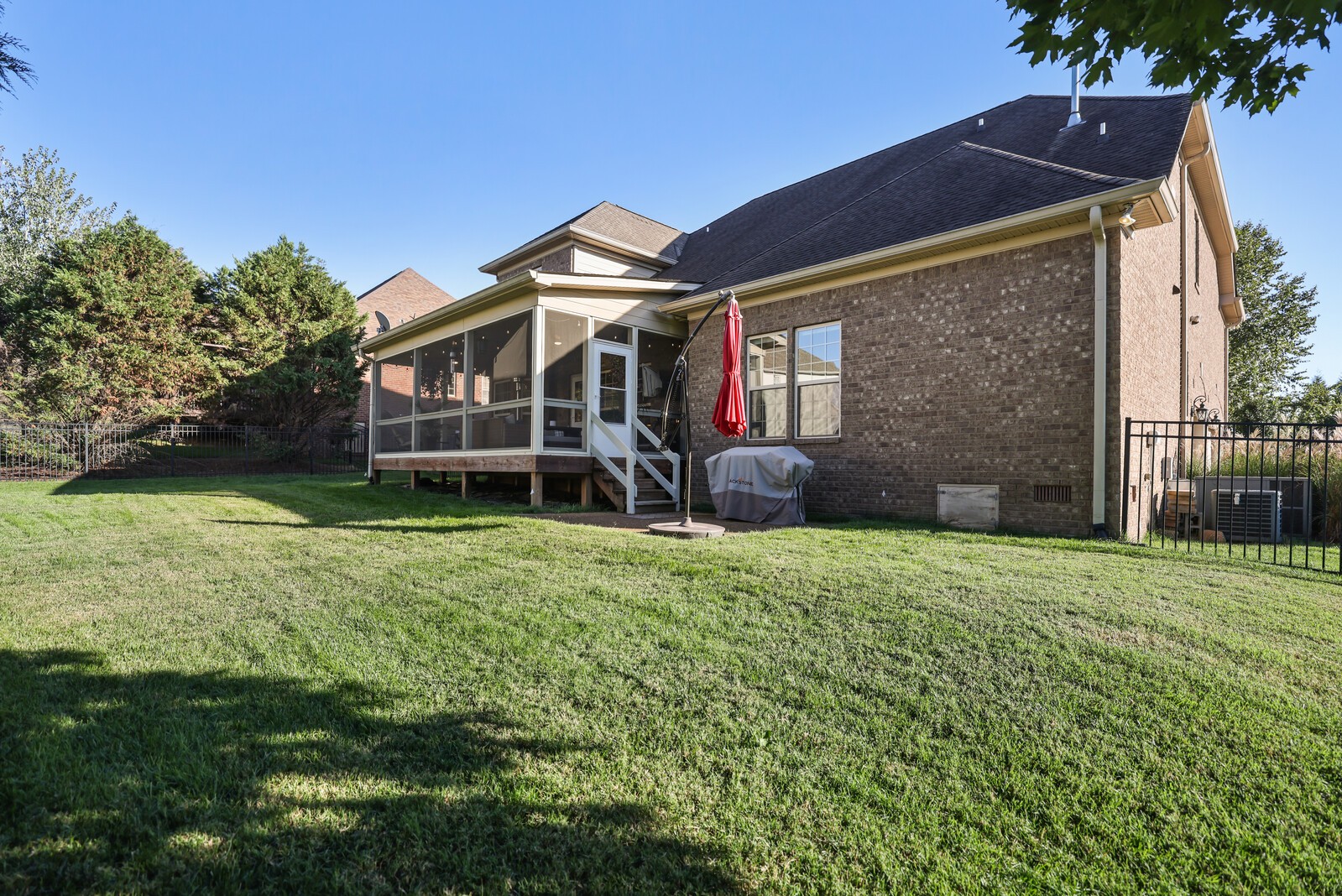 366 Raintree Dr