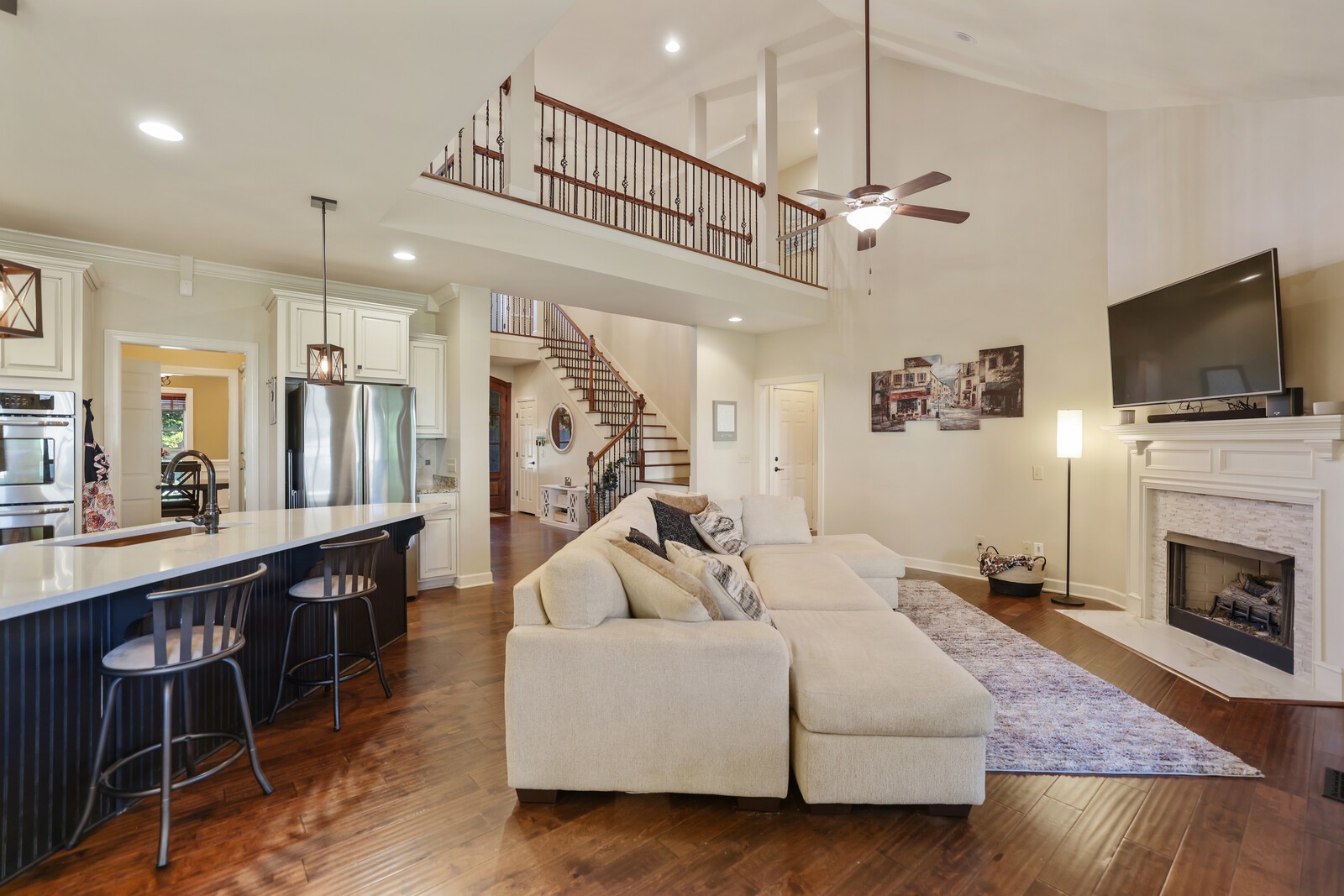 366 Raintree Dr