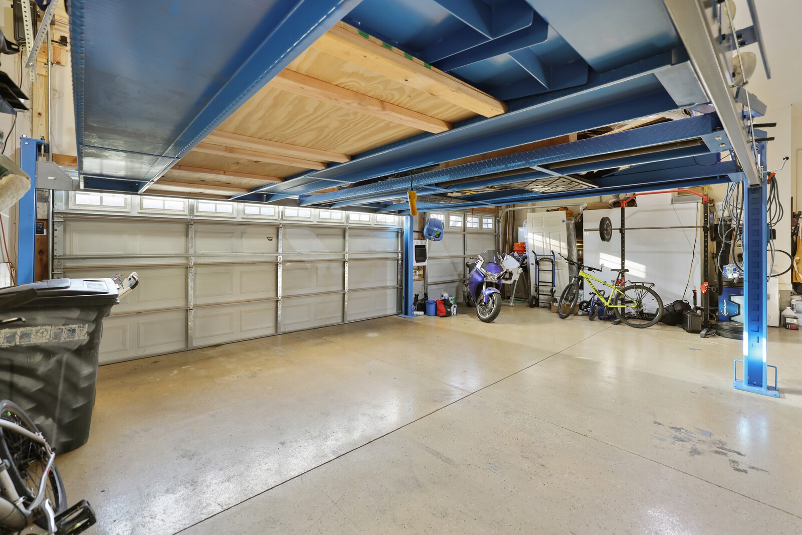 366 Raintree Dr