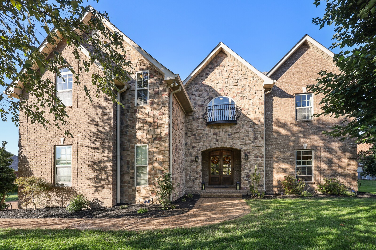 366 Raintree Dr