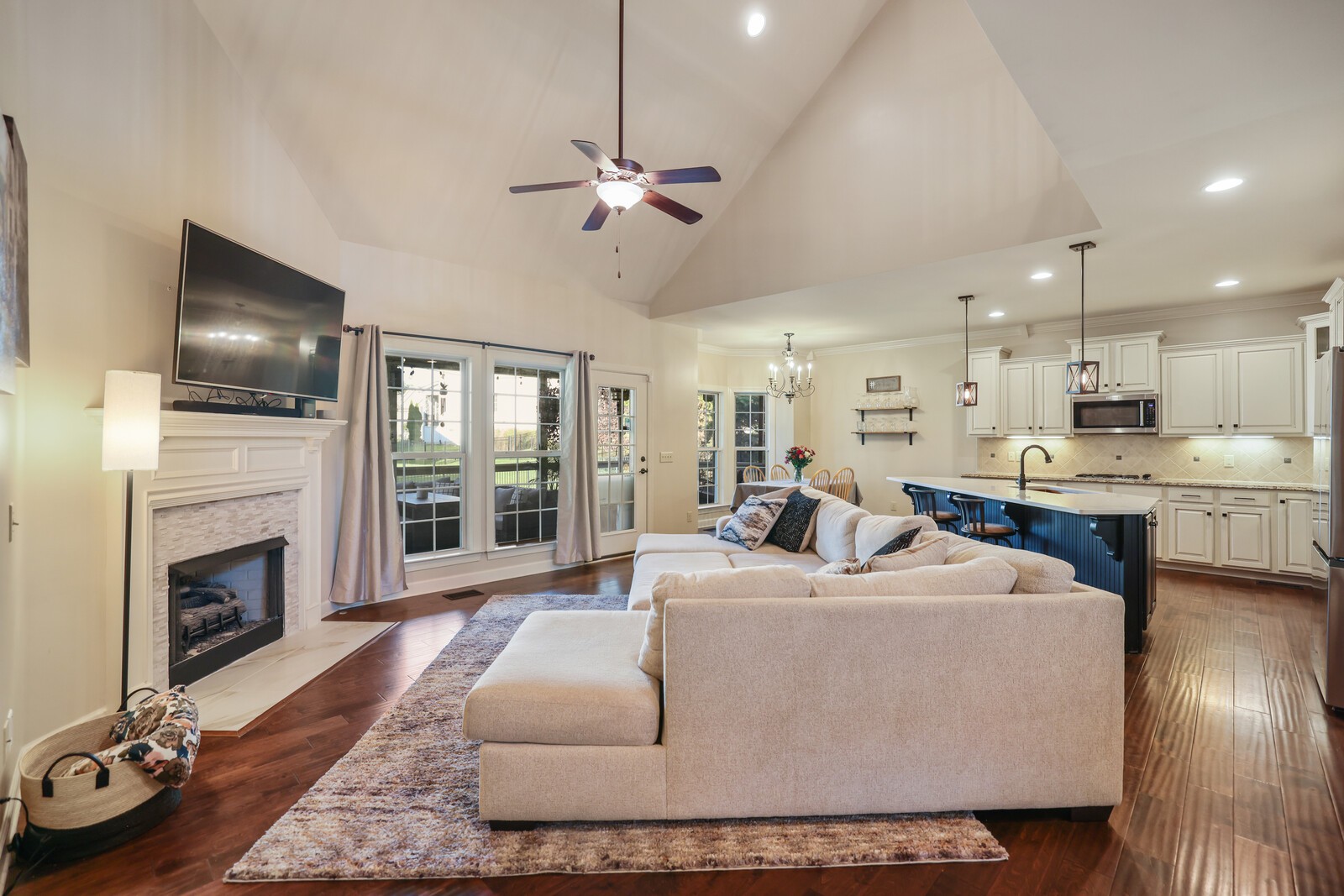 366 Raintree Dr