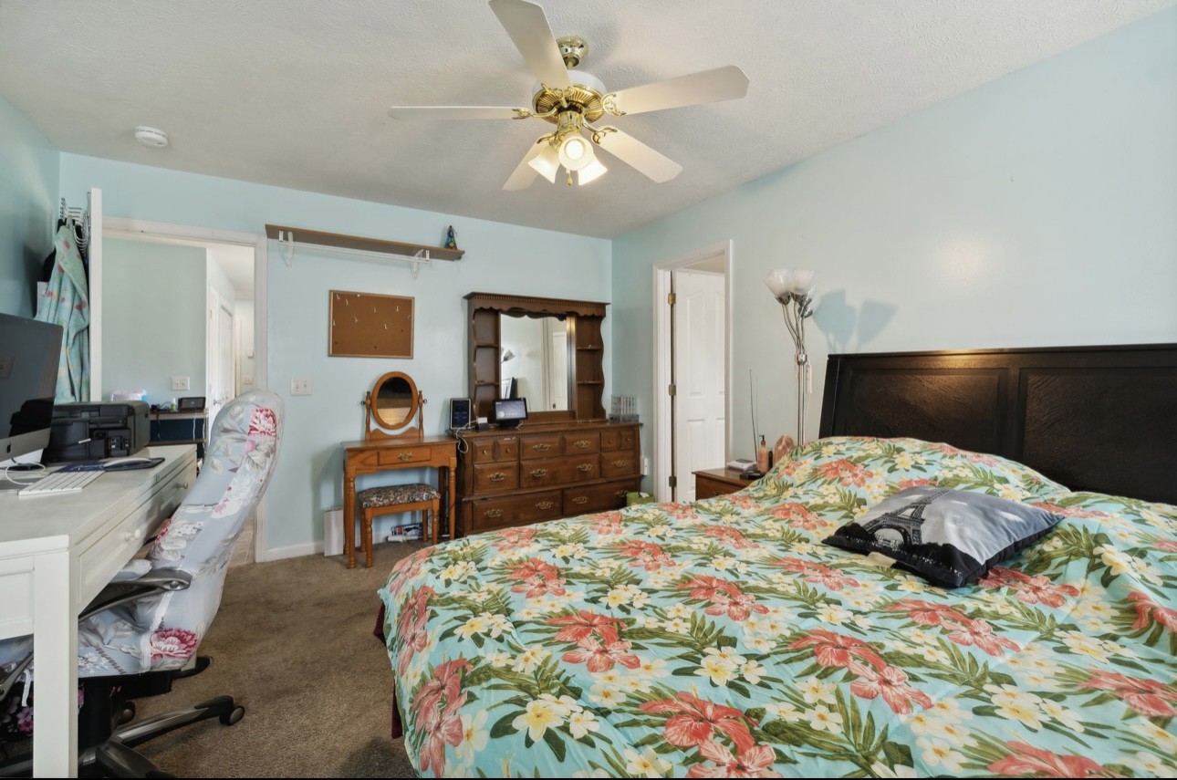 2202 Rosecran Cir