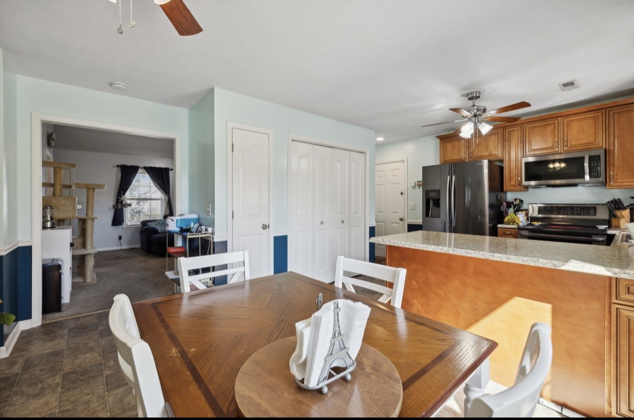 2202 Rosecran Cir