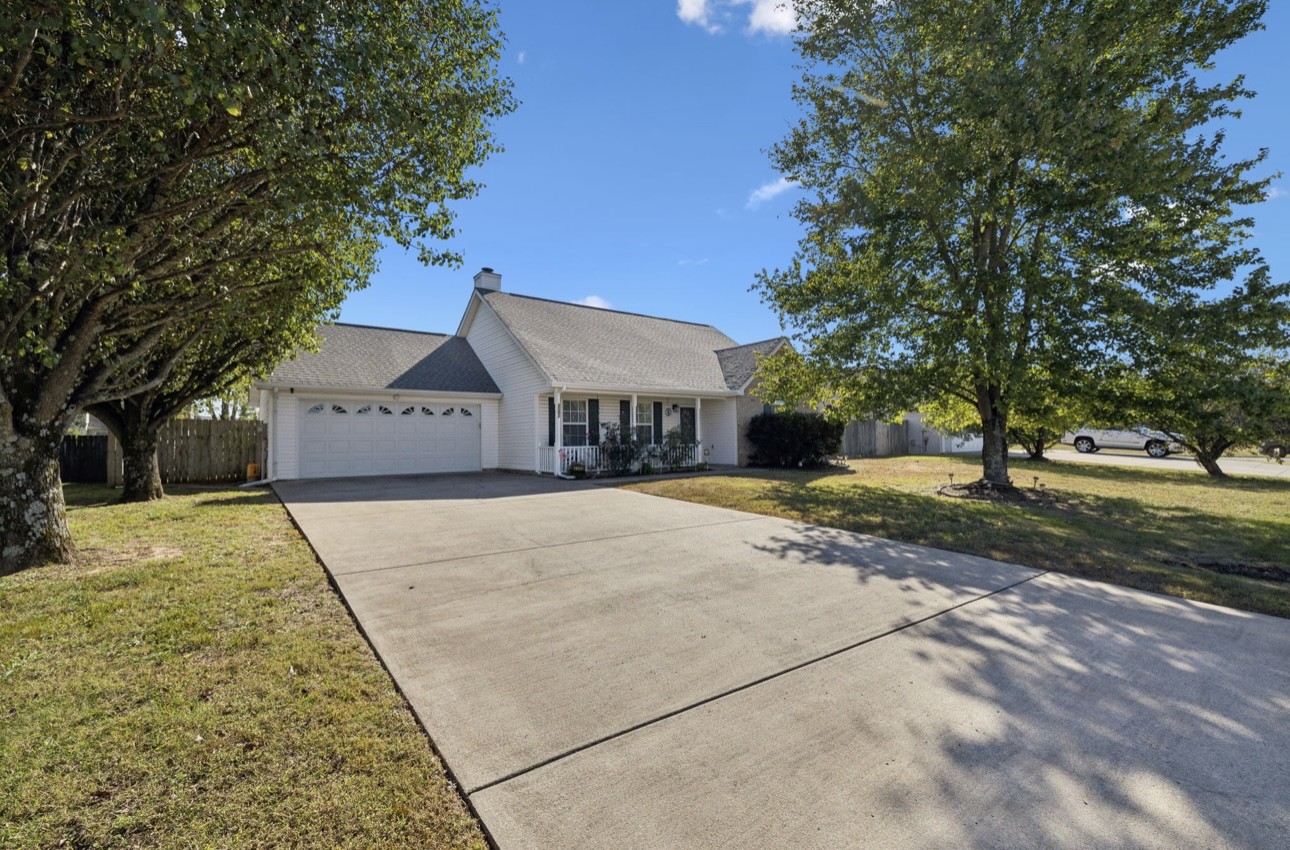 2202 Rosecran Cir