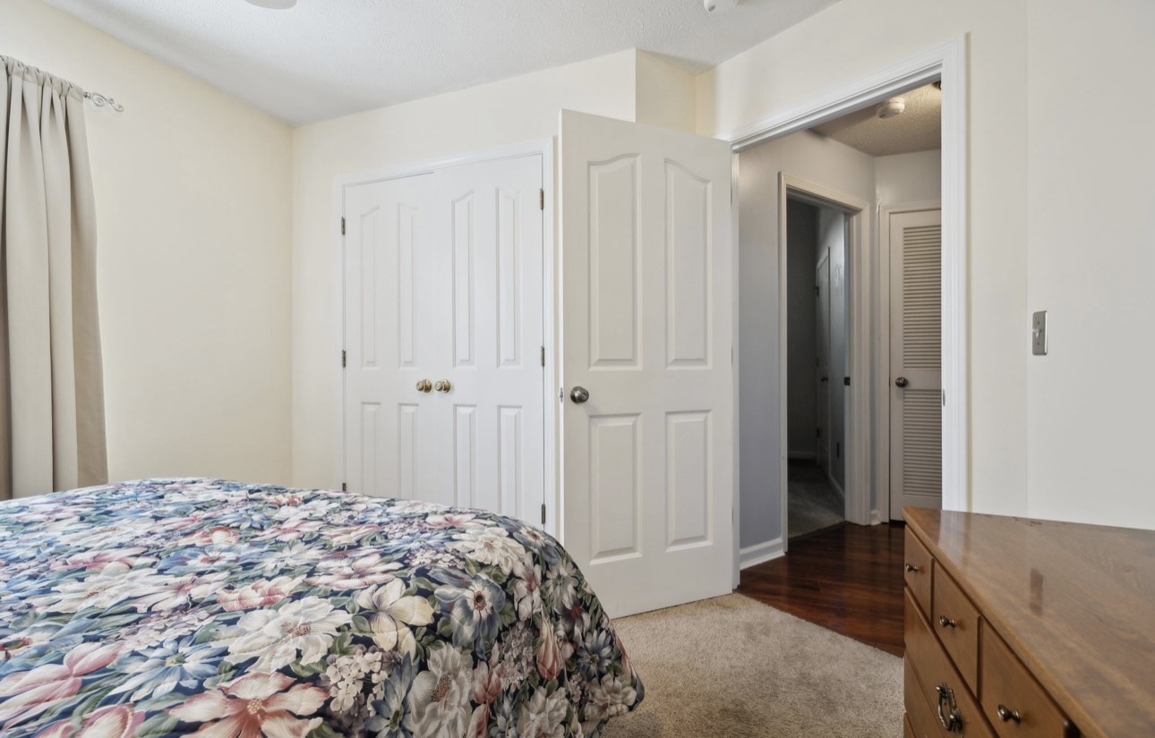 2202 Rosecran Cir