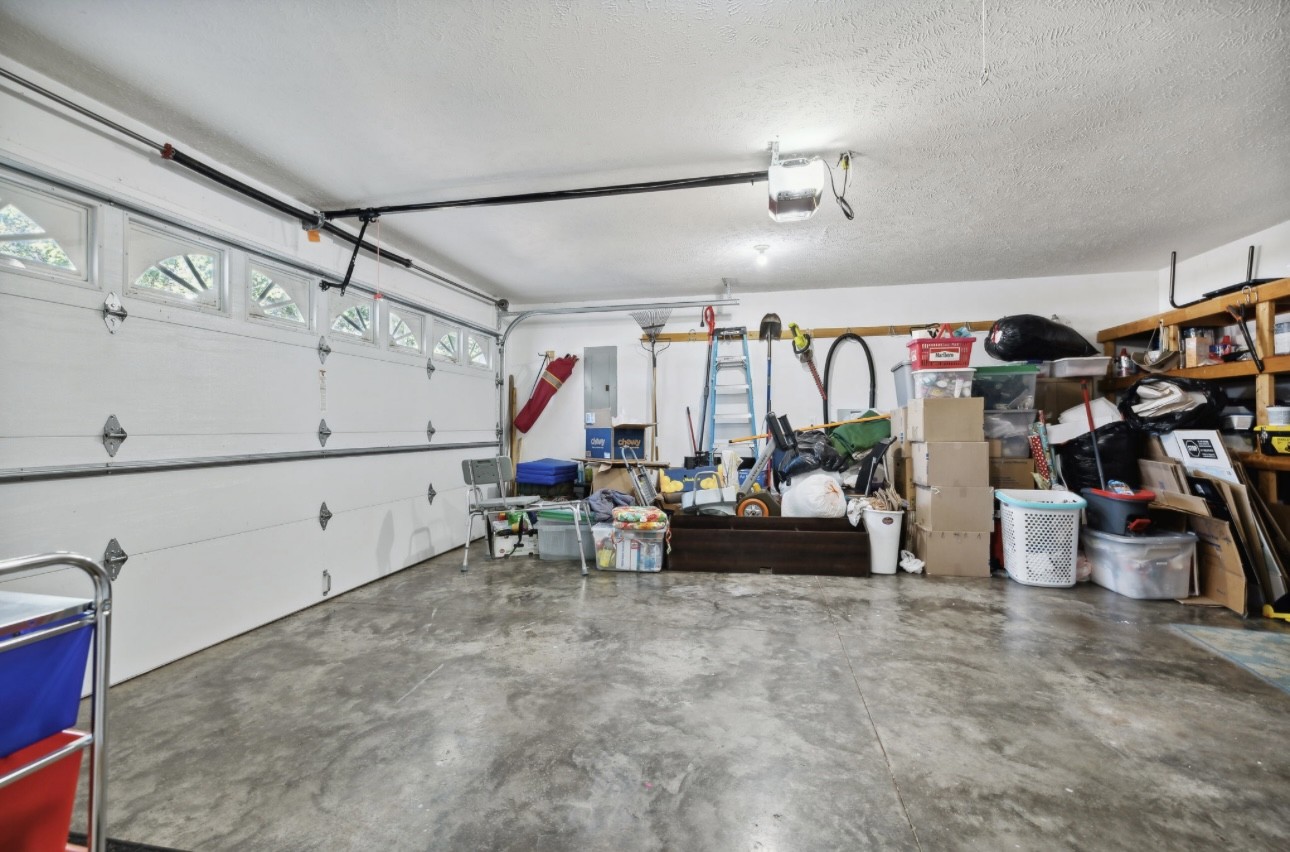 2202 Rosecran Cir