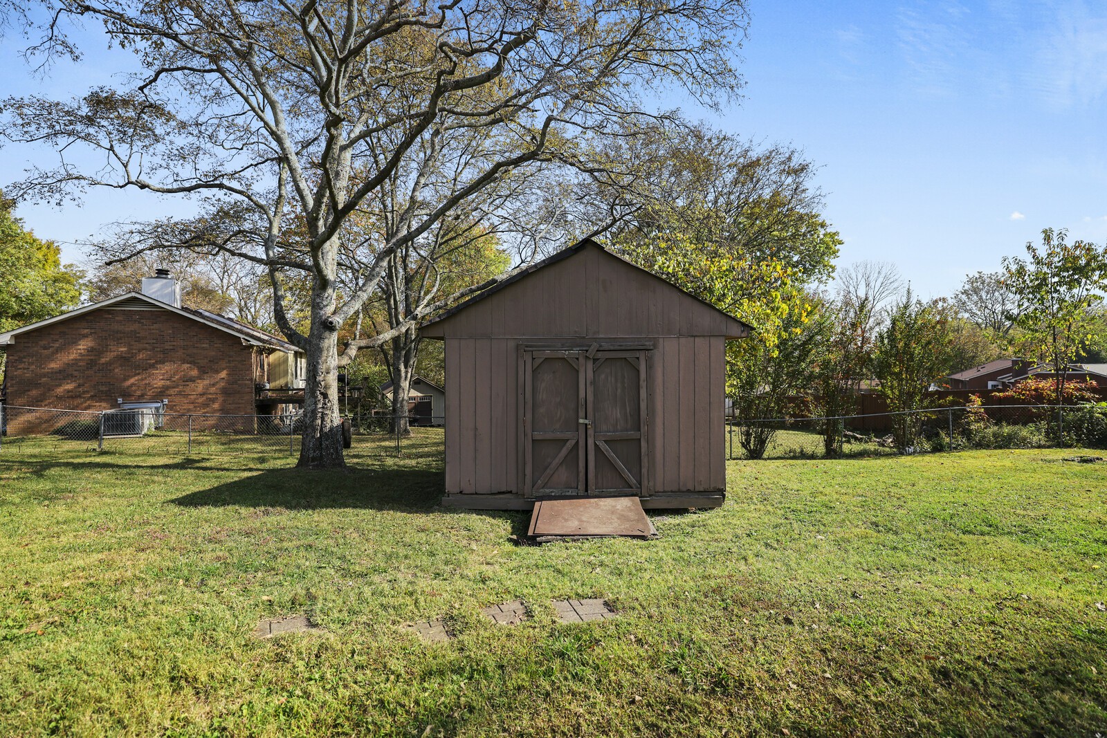 102 Holly Ct