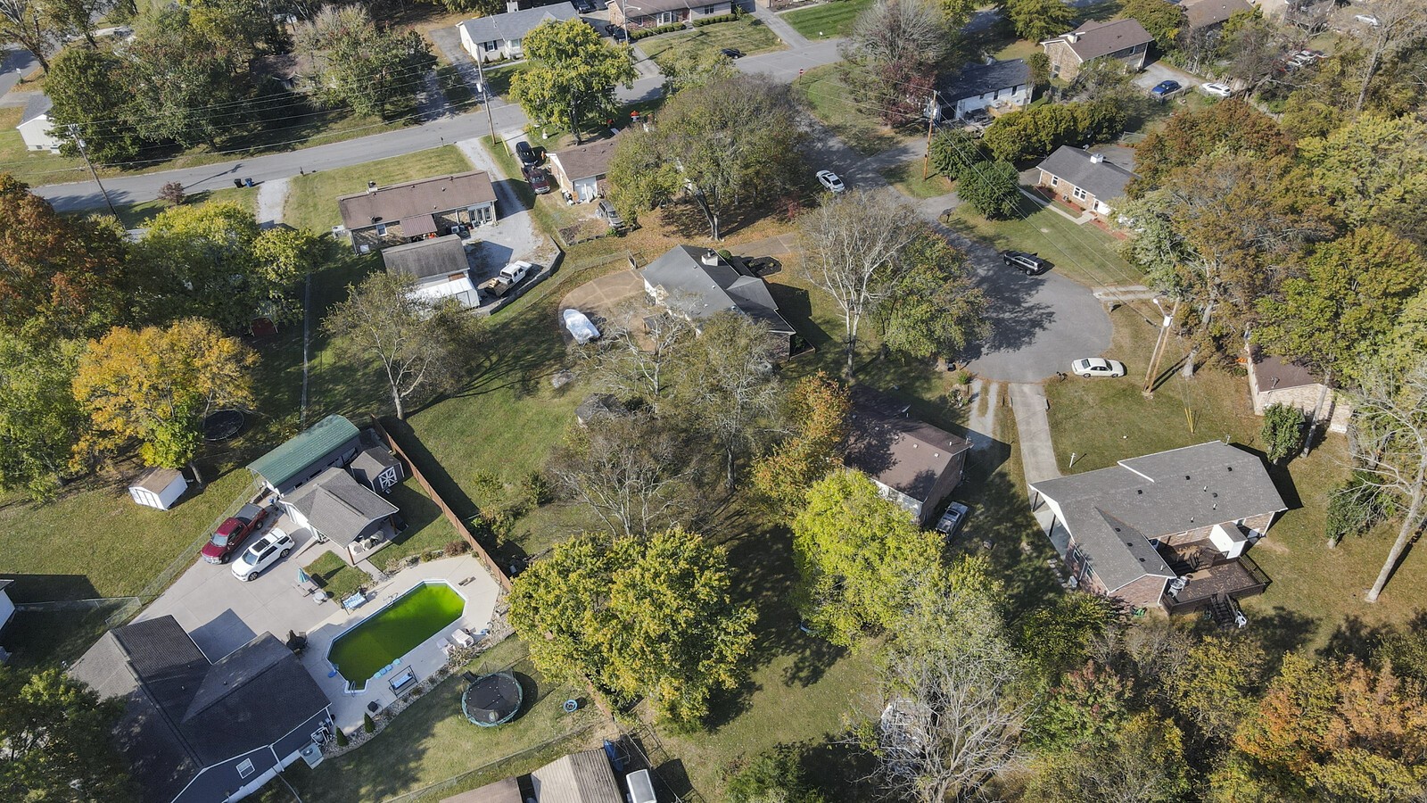 102 Holly Ct