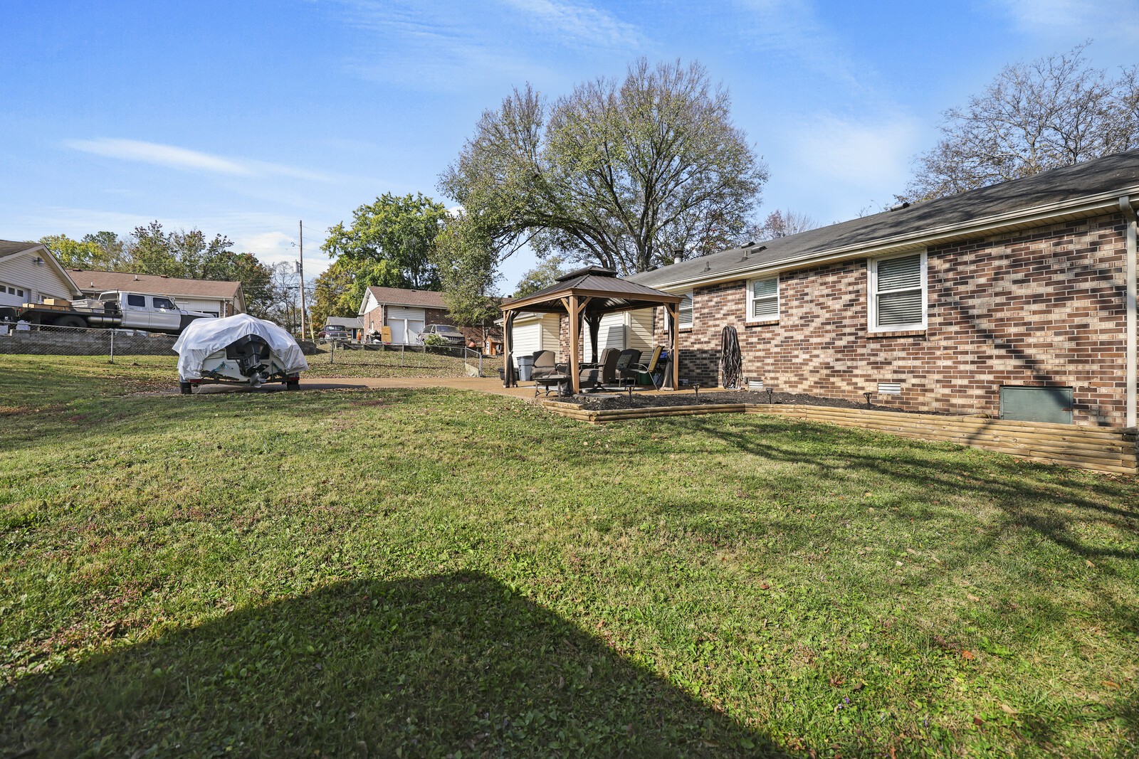 102 Holly Ct