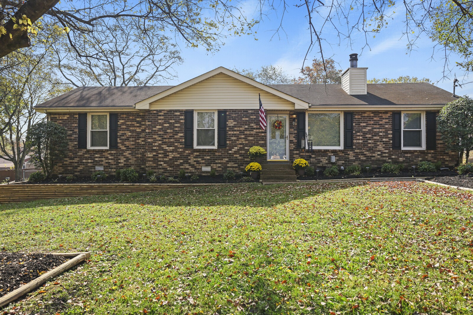 102 Holly Ct