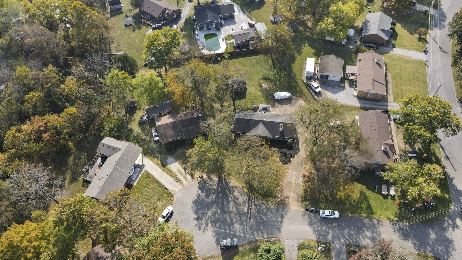 102 Holly Ct
