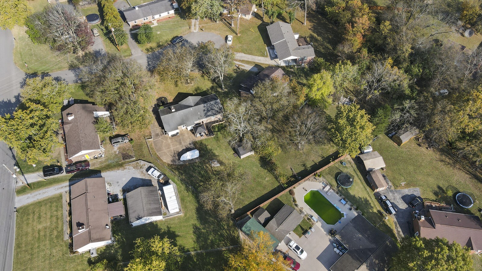 102 Holly Ct