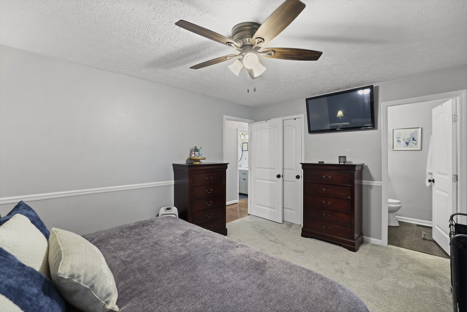 102 Holly Ct