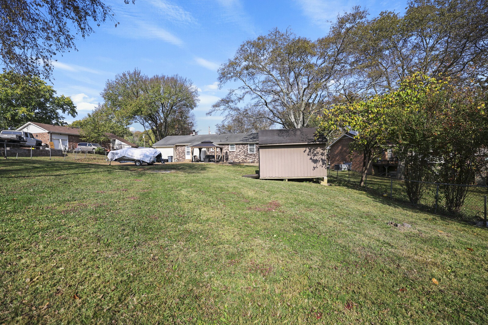 102 Holly Ct