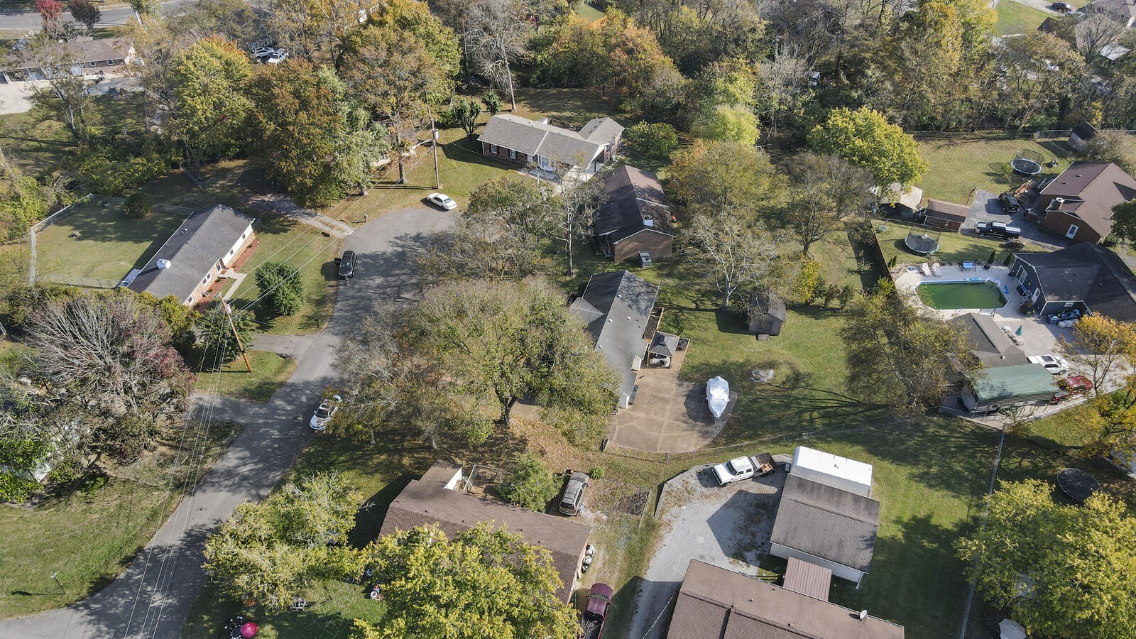 102 Holly Ct