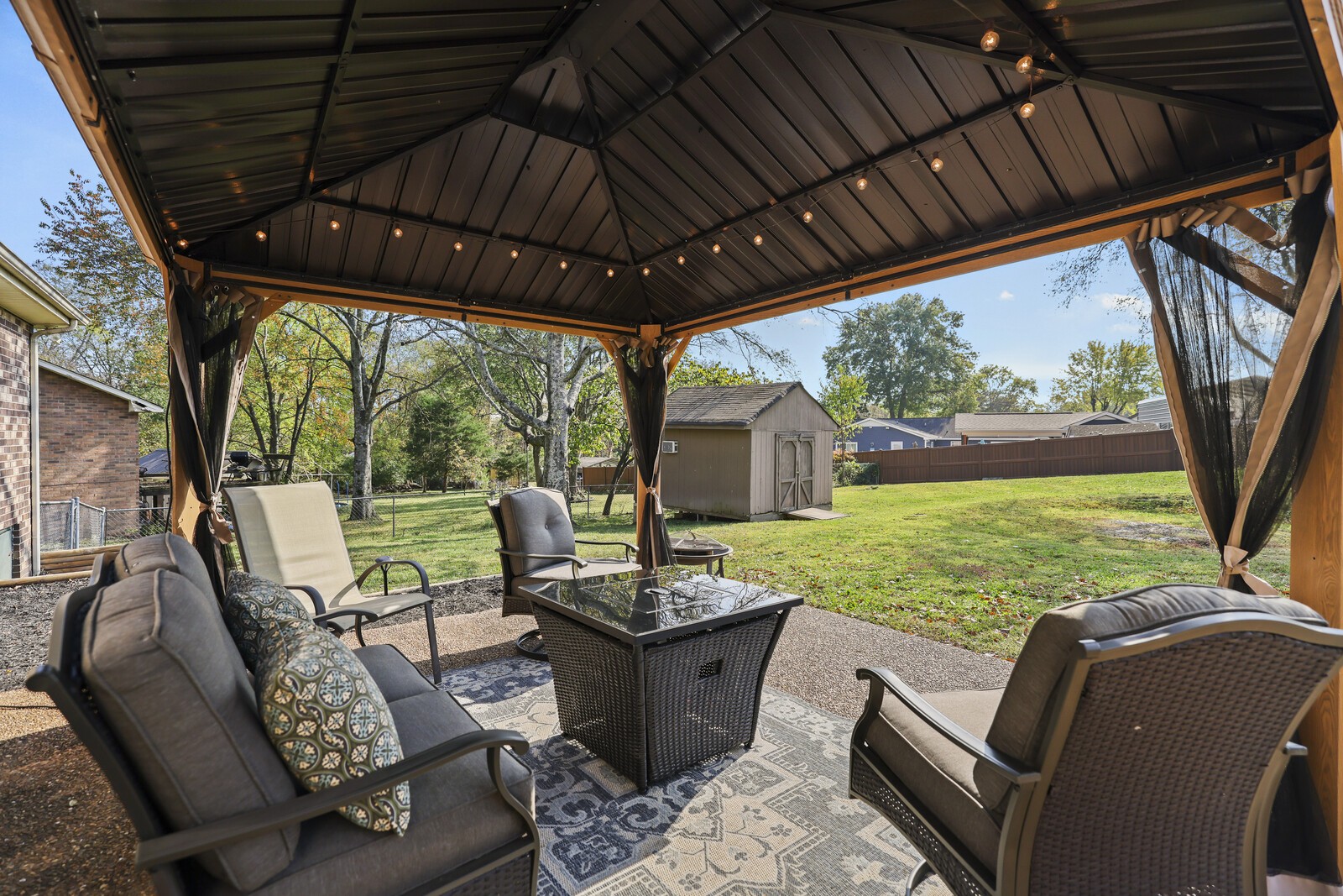 102 Holly Ct