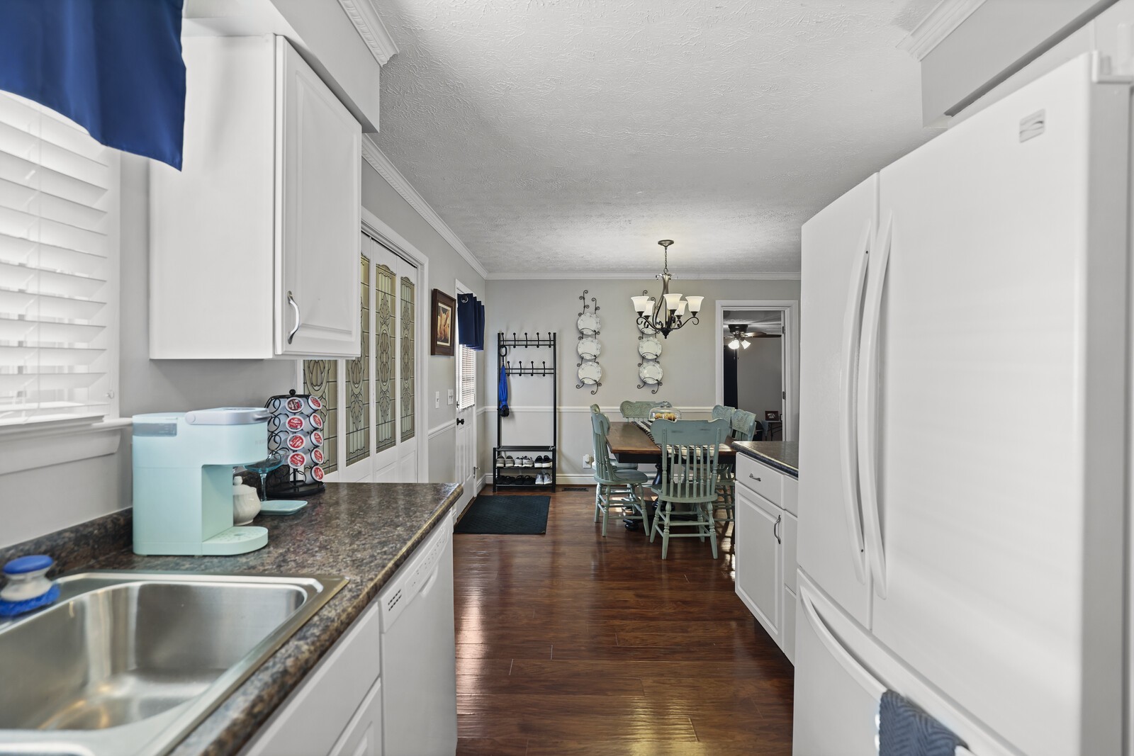 102 Holly Ct