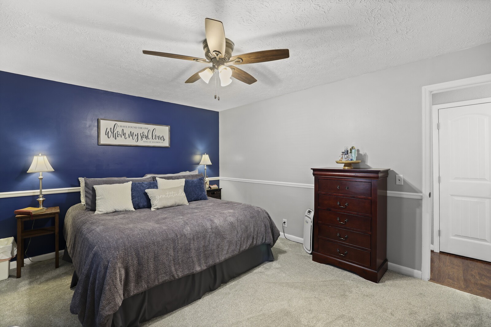 102 Holly Ct