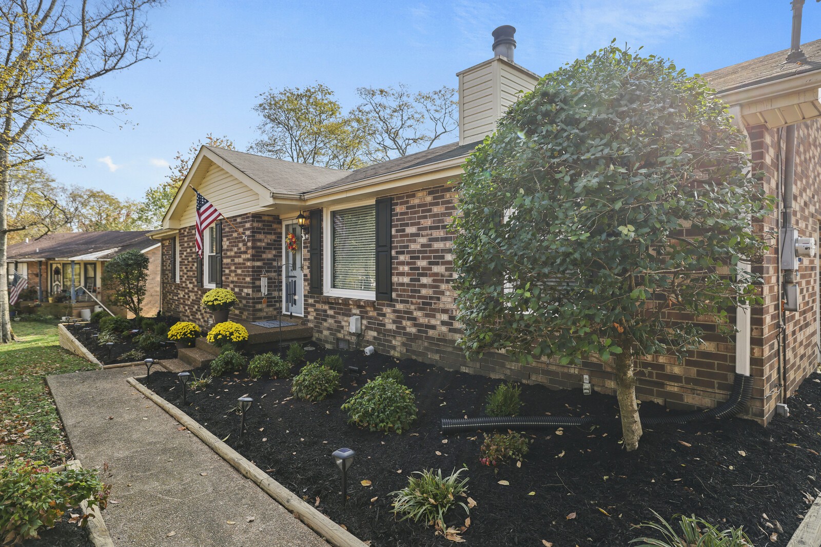 102 Holly Ct